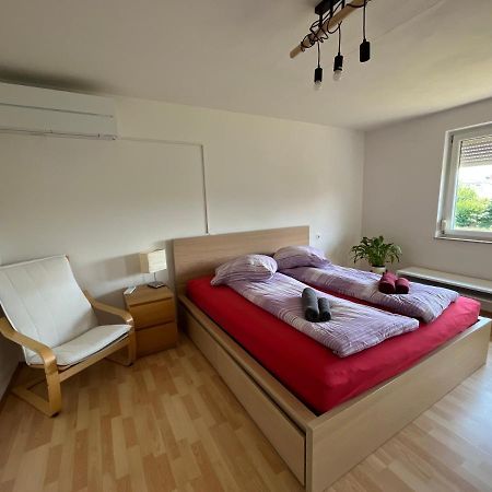Sonnige 3 Zimmer Wohnung Mit Schoenem Balkon Im Gruenen Ройтлинген Экстерьер фото