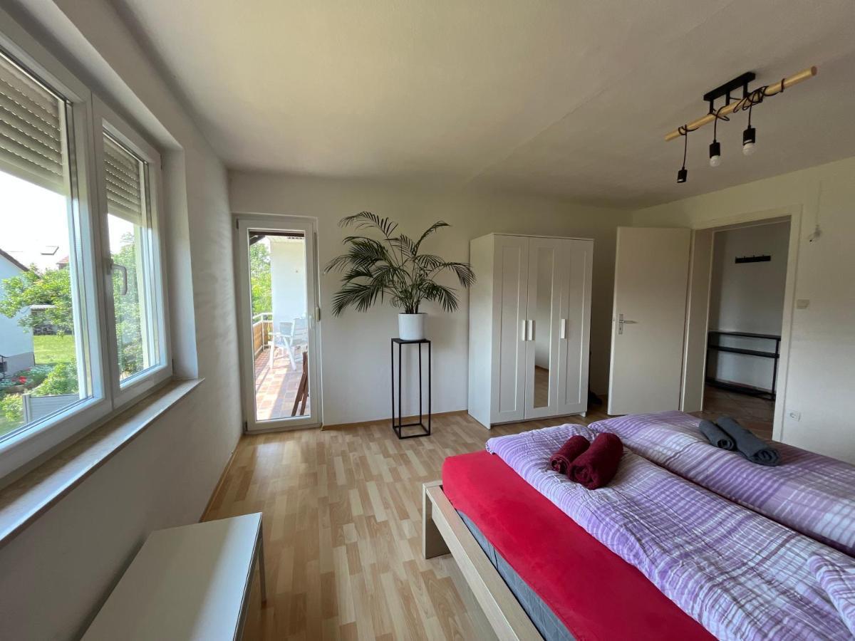 Sonnige 3 Zimmer Wohnung Mit Schoenem Balkon Im Gruenen Ройтлинген Экстерьер фото